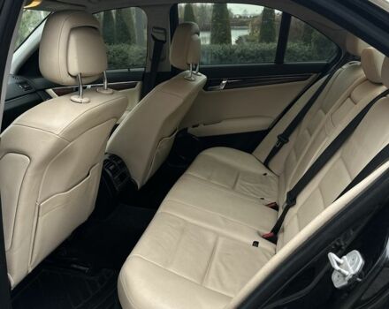 Чорний Мерседес Ц-Клас, об'ємом двигуна 3 л та пробігом 300 тис. км за 8200 $, фото 10 на Automoto.ua