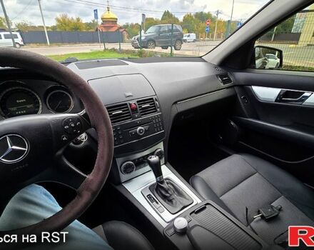 Черный Мерседес Ц-Класс, объемом двигателя 2.2 л и пробегом 294 тыс. км за 8100 $, фото 4 на Automoto.ua