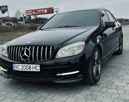 Черный Мерседес Ц-Класс, объемом двигателя 3 л и пробегом 172 тыс. км за 10800 $, фото 2 на Automoto.ua