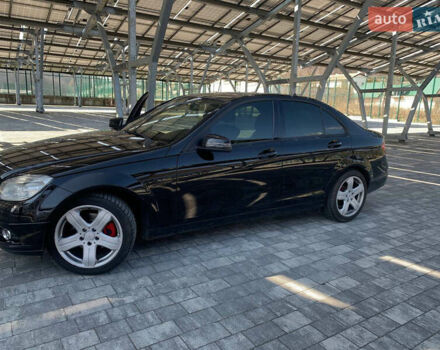 Чорний Мерседес Ц-Клас, об'ємом двигуна 3 л та пробігом 300 тис. км за 9100 $, фото 3 на Automoto.ua