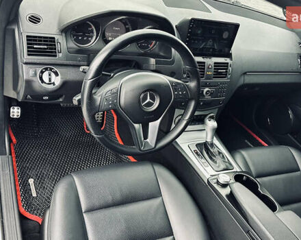 Черный Мерседес Ц-Класс, объемом двигателя 3 л и пробегом 172 тыс. км за 10800 $, фото 8 на Automoto.ua