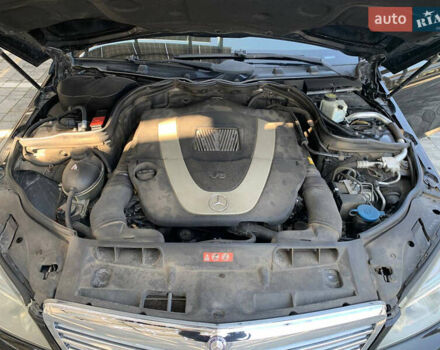 Чорний Мерседес Ц-Клас, об'ємом двигуна 3 л та пробігом 300 тис. км за 9100 $, фото 15 на Automoto.ua