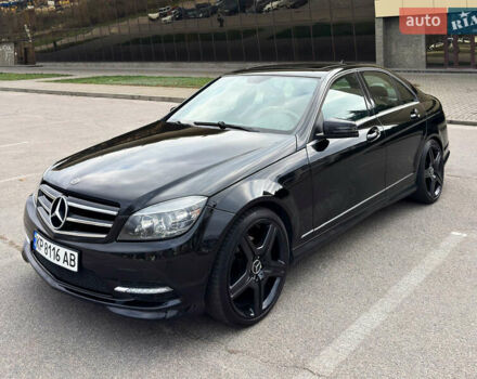 Чорний Мерседес Ц-Клас, об'ємом двигуна 3 л та пробігом 160 тис. км за 12800 $, фото 19 на Automoto.ua