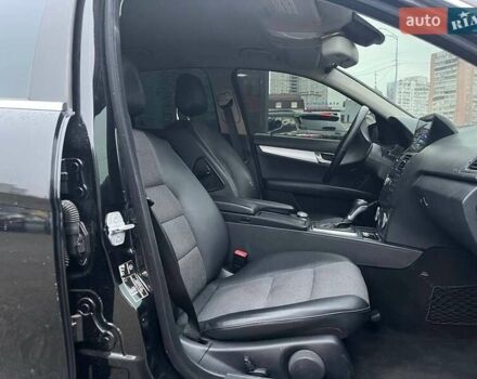 Черный Мерседес Ц-Класс, объемом двигателя 1.8 л и пробегом 256 тыс. км за 8990 $, фото 11 на Automoto.ua