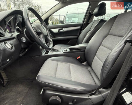 Чорний Мерседес Ц-Клас, об'ємом двигуна 1.8 л та пробігом 217 тис. км за 10850 $, фото 22 на Automoto.ua