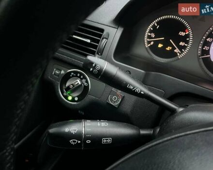 Черный Мерседес Ц-Класс, объемом двигателя 1.8 л и пробегом 256 тыс. км за 8990 $, фото 18 на Automoto.ua