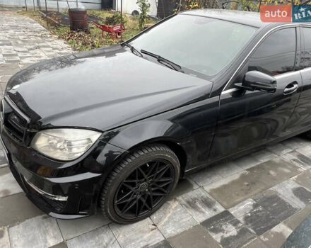 Чорний Мерседес Ц-Клас, об'ємом двигуна 1.8 л та пробігом 300 тис. км за 9700 $, фото 1 на Automoto.ua