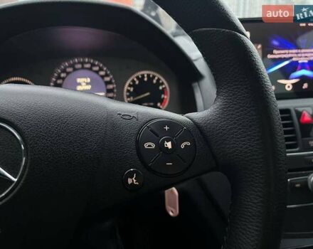 Черный Мерседес Ц-Класс, объемом двигателя 1.8 л и пробегом 256 тыс. км за 8990 $, фото 21 на Automoto.ua