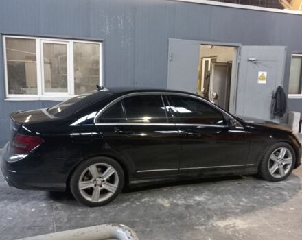 Чорний Мерседес Ц-Клас, об'ємом двигуна 3 л та пробігом 210 тис. км за 12300 $, фото 4 на Automoto.ua