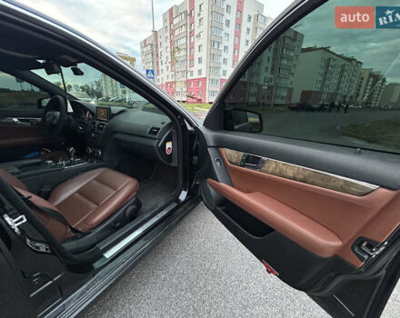 Чорний Мерседес Ц-Клас, об'ємом двигуна 2.1 л та пробігом 290 тис. км за 9999 $, фото 36 на Automoto.ua
