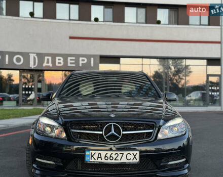 Чорний Мерседес Ц-Клас, об'ємом двигуна 3 л та пробігом 241 тис. км за 9800 $, фото 1 на Automoto.ua