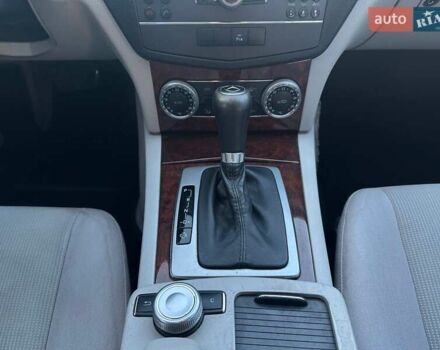 Чорний Мерседес Ц-Клас, об'ємом двигуна 1.8 л та пробігом 270 тис. км за 8900 $, фото 12 на Automoto.ua