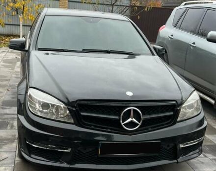 Чорний Мерседес Ц-Клас, об'ємом двигуна 1.8 л та пробігом 300 тис. км за 9700 $, фото 2 на Automoto.ua
