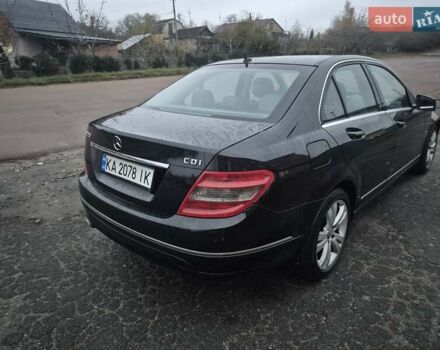 Черный Мерседес Ц-Класс, объемом двигателя 2.2 л и пробегом 242 тыс. км за 8900 $, фото 3 на Automoto.ua