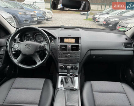 Чорний Мерседес Ц-Клас, об'ємом двигуна 1.8 л та пробігом 217 тис. км за 10850 $, фото 17 на Automoto.ua
