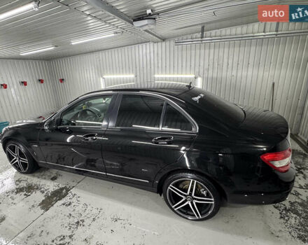 Черный Мерседес Ц-Класс, объемом двигателя 2.2 л и пробегом 253 тыс. км за 9800 $, фото 9 на Automoto.ua