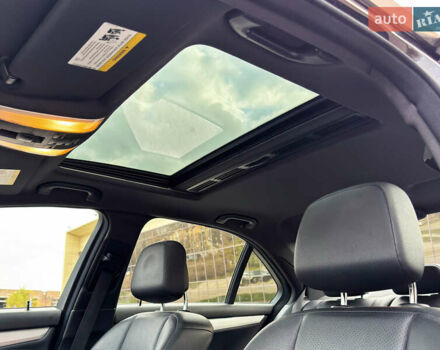 Чорний Мерседес Ц-Клас, об'ємом двигуна 3 л та пробігом 160 тис. км за 12800 $, фото 6 на Automoto.ua