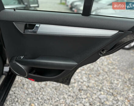 Чорний Мерседес Ц-Клас, об'ємом двигуна 1.8 л та пробігом 217 тис. км за 10850 $, фото 28 на Automoto.ua