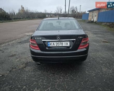 Черный Мерседес Ц-Класс, объемом двигателя 2.2 л и пробегом 242 тыс. км за 8900 $, фото 6 на Automoto.ua