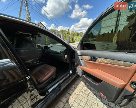 Чорний Мерседес Ц-Клас, об'ємом двигуна 2.1 л та пробігом 290 тис. км за 10500 $, фото 28 на Automoto.ua