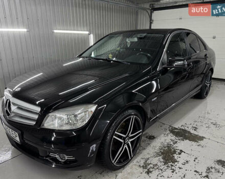 Черный Мерседес Ц-Класс, объемом двигателя 2.2 л и пробегом 253 тыс. км за 9800 $, фото 4 на Automoto.ua