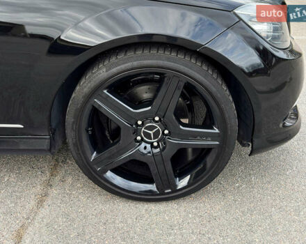 Чорний Мерседес Ц-Клас, об'ємом двигуна 3 л та пробігом 160 тис. км за 12800 $, фото 2 на Automoto.ua