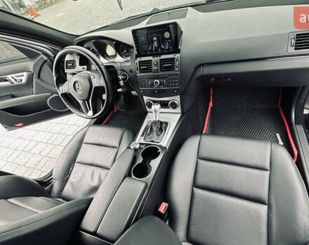 Черный Мерседес Ц-Класс, объемом двигателя 3 л и пробегом 172 тыс. км за 10800 $, фото 12 на Automoto.ua