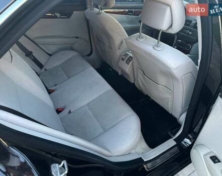 Чорний Мерседес Ц-Клас, об'ємом двигуна 1.8 л та пробігом 270 тис. км за 8900 $, фото 21 на Automoto.ua