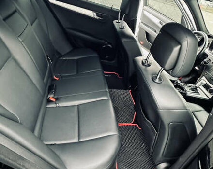 Черный Мерседес Ц-Класс, объемом двигателя 3 л и пробегом 172 тыс. км за 10800 $, фото 14 на Automoto.ua