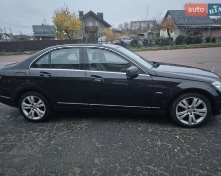 Черный Мерседес Ц-Класс, объемом двигателя 2.2 л и пробегом 242 тыс. км за 8900 $, фото 5 на Automoto.ua
