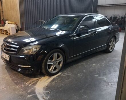 Чорний Мерседес Ц-Клас, об'ємом двигуна 3 л та пробігом 210 тис. км за 12300 $, фото 3 на Automoto.ua