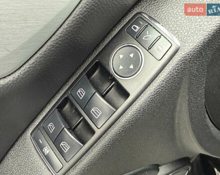 Чорний Мерседес Ц-Клас, об'ємом двигуна 1.8 л та пробігом 217 тис. км за 10850 $, фото 25 на Automoto.ua