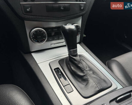 Чорний Мерседес Ц-Клас, об'ємом двигуна 2.14 л та пробігом 349 тис. км за 9950 $, фото 10 на Automoto.ua