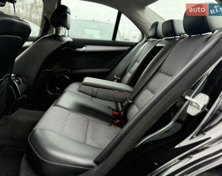 Чорний Мерседес Ц-Клас, об'ємом двигуна 1.8 л та пробігом 217 тис. км за 10850 $, фото 15 на Automoto.ua