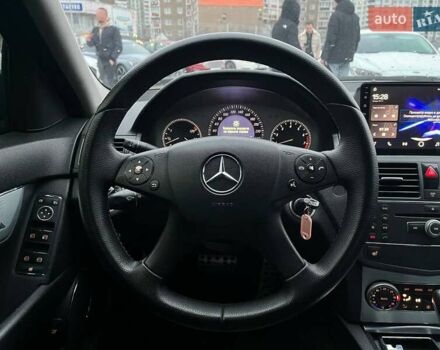 Черный Мерседес Ц-Класс, объемом двигателя 1.8 л и пробегом 256 тыс. км за 8990 $, фото 14 на Automoto.ua
