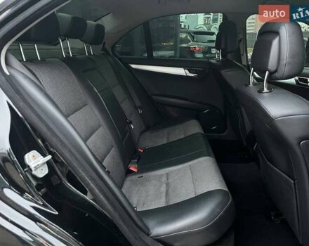 Черный Мерседес Ц-Класс, объемом двигателя 1.8 л и пробегом 256 тыс. км за 8990 $, фото 10 на Automoto.ua