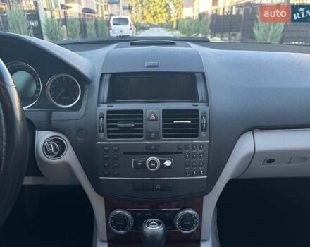 Чорний Мерседес Ц-Клас, об'ємом двигуна 1.8 л та пробігом 270 тис. км за 8900 $, фото 13 на Automoto.ua