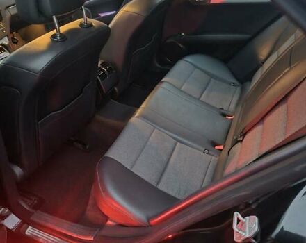 Черный Мерседес Ц-Класс, объемом двигателя 2.2 л и пробегом 242 тыс. км за 8900 $, фото 17 на Automoto.ua