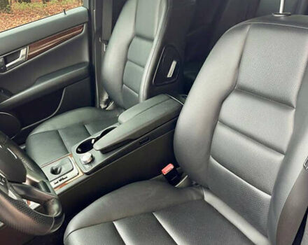 Черный Мерседес Ц-Класс, объемом двигателя 3 л и пробегом 105 тыс. км за 11555 $, фото 11 на Automoto.ua