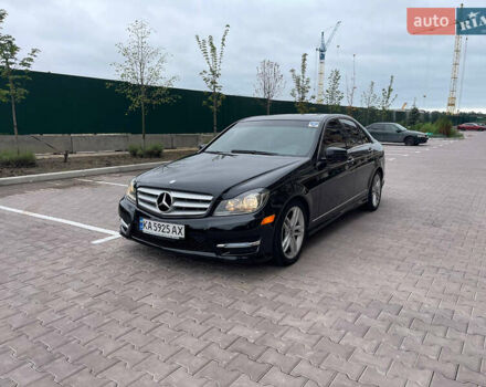 Черный Мерседес Ц-Класс, объемом двигателя 3 л и пробегом 105 тыс. км за 12000 $, фото 1 на Automoto.ua