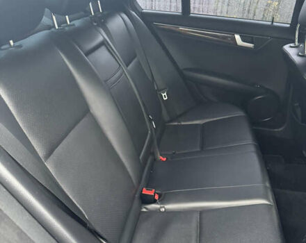 Черный Мерседес Ц-Класс, объемом двигателя 1.8 л и пробегом 170 тыс. км за 11500 $, фото 1 на Automoto.ua