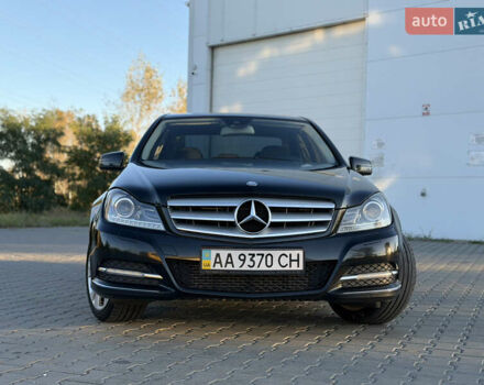 Мерседес Ц-Класс 2011 в Киеве на Automoto.ua Черный Мерседес Ц-Класс, объемом двигателя 1.8 л и пробегом 147 тыс. км за 12000 $, фото 3 на Automoto.ua