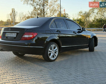 Мерседес Ц-Класс 2011 в Киеве на Automoto.ua Черный Мерседес Ц-Класс, объемом двигателя 1.8 л и пробегом 147 тыс. км за 12000 $, фото 5 на Automoto.ua