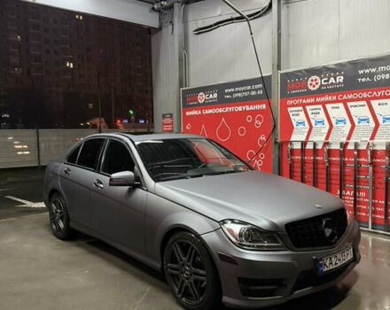 Черный Мерседес Ц-Класс, объемом двигателя 3 л и пробегом 314 тыс. км за 10500 $, фото 1 на Automoto.ua