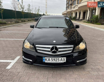 Черный Мерседес Ц-Класс, объемом двигателя 3 л и пробегом 105 тыс. км за 12000 $, фото 12 на Automoto.ua