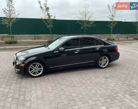 Чорний Мерседес Ц-Клас, об'ємом двигуна 3 л та пробігом 105 тис. км за 13000 $, фото 16 на Automoto.ua