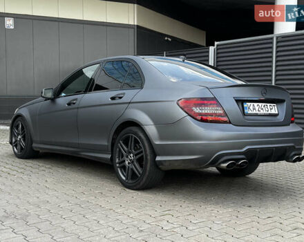 Чорний Мерседес Ц-Клас, об'ємом двигуна 3 л та пробігом 314 тис. км за 9900 $, фото 7 на Automoto.ua