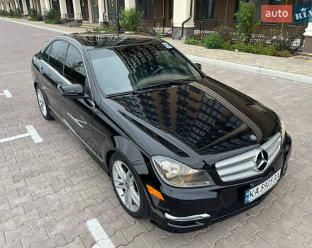Черный Мерседес Ц-Класс, объемом двигателя 3 л и пробегом 105 тыс. км за 12000 $, фото 17 на Automoto.ua