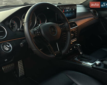 Чорний Мерседес Ц-Клас, об'ємом двигуна 1.8 л та пробігом 176 тис. км за 11999 $, фото 15 на Automoto.ua