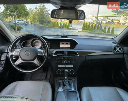Мерседес Ц-Класс 2011 в Львове на Automoto.ua Черный Мерседес Ц-Класс, объемом двигателя 1.8 л и пробегом 129 тыс. км за 10800 $, фото 16 на Automoto.ua